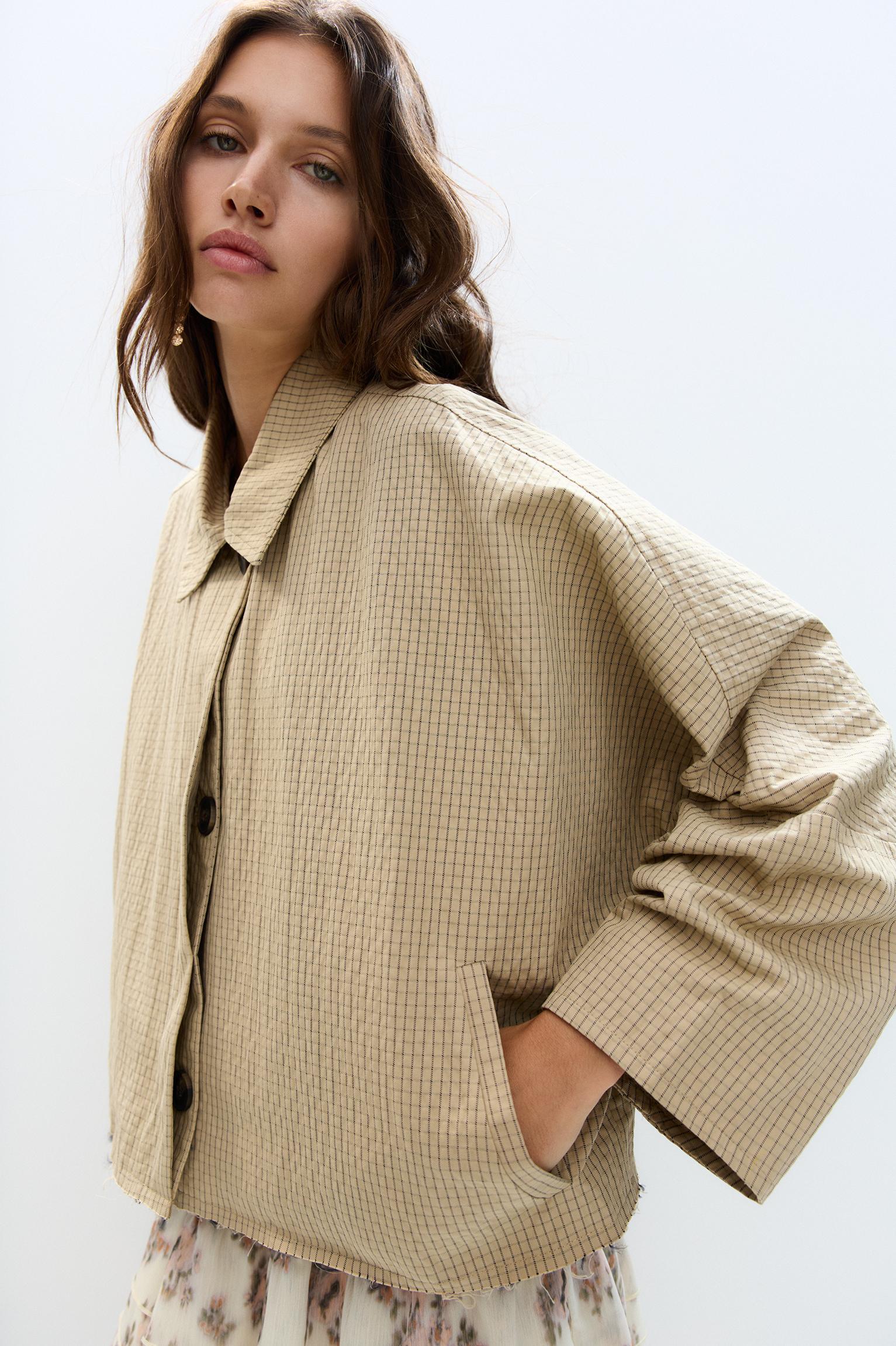 Cropped check trench coat Product Image
