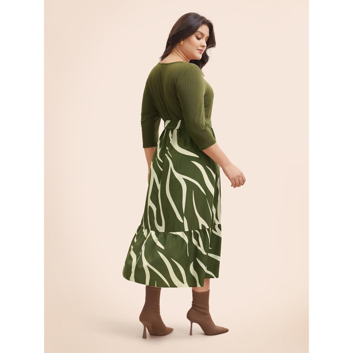 Plus Size Geometric Texture Patchwork Belted Dress ArmyGreen Women Elegant Texture Round Neck Elbow-length sleeve Curvy BloomChic 28/5X Product Image