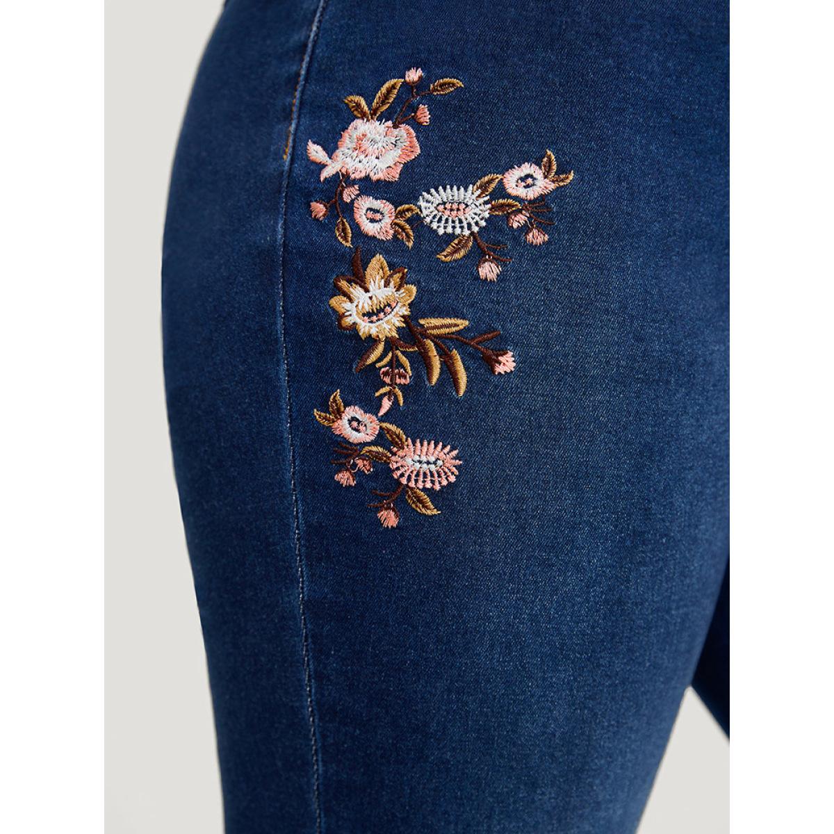 Plus Size Straight Leg Very Stretchy Dark Wash Floral Embroidered Jeans Women DarkBlue Casual Plain Embroidered High stretch Jeans BloomChic 10/M Product Image