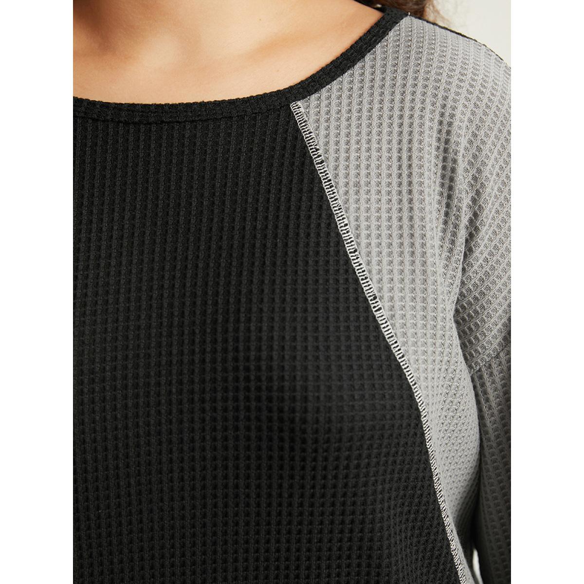 Plus Size Waffle Knit Colorblock Contrast Stitch Sweatshirt Women Black Casual Elastic cuffs Round Neck Dailywear Sweatshirts BloomChic 28/5X Product Image