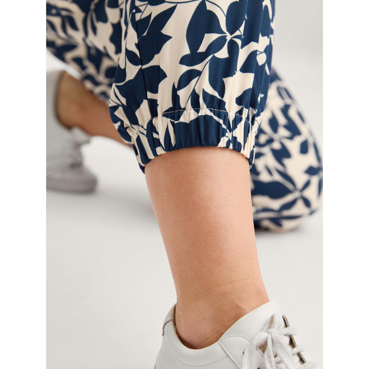 Plus Size Silhouette Flower Waist-Tie Jogger Pants Women Indigo Leisure Loose Mid Rise Casual Pants BloomChic 28/5X Product Image