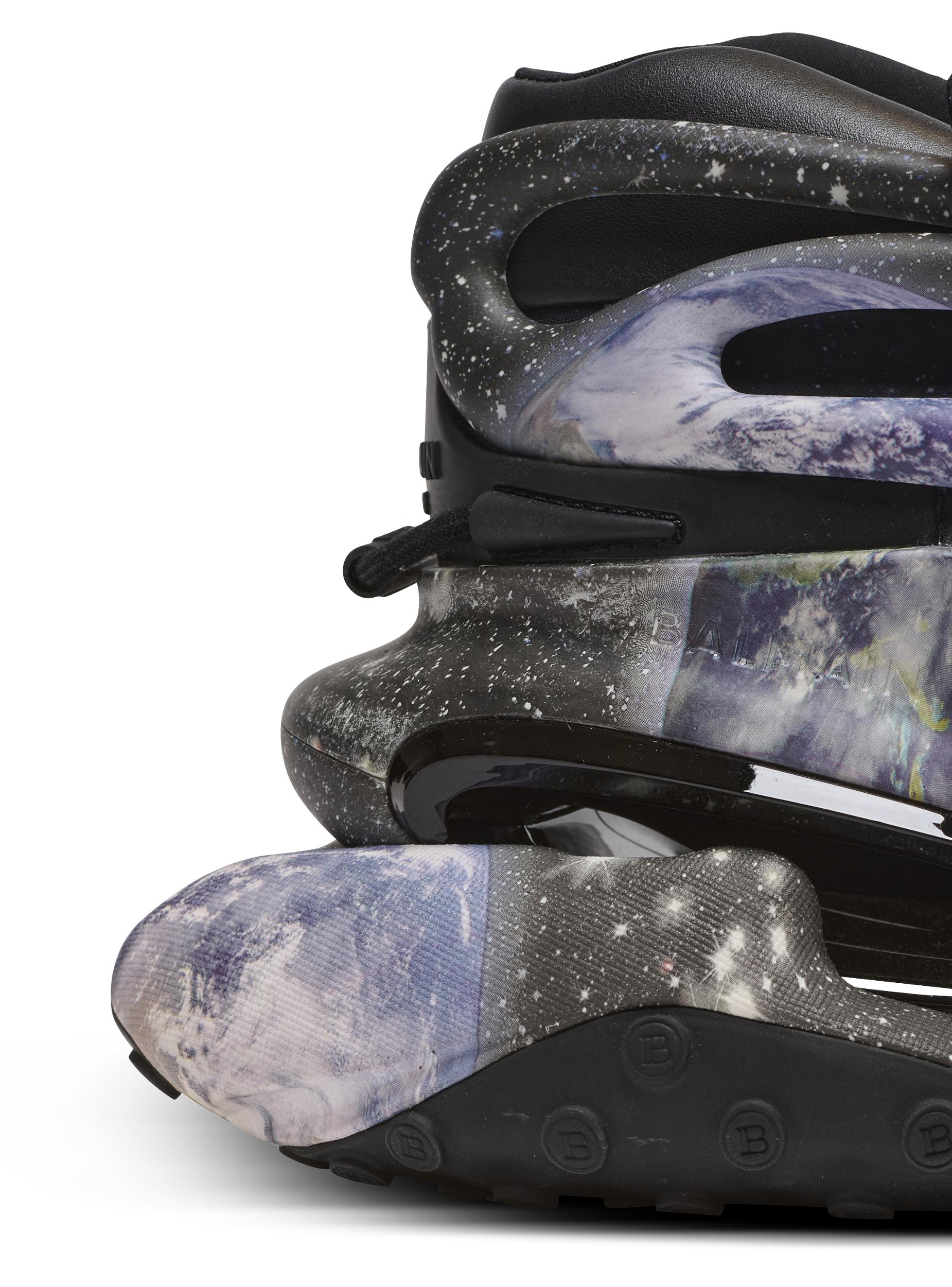 Unicorn Low trainers with Earth and Stars print Product Image