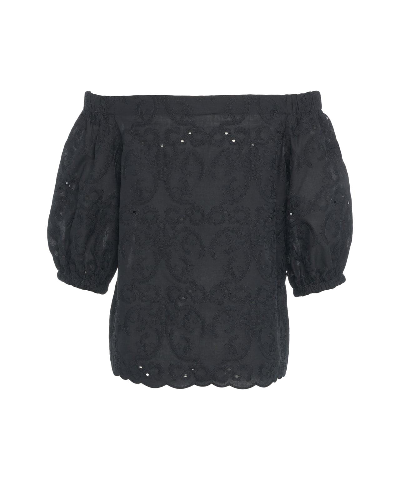 Blouse with embroideries Product Image