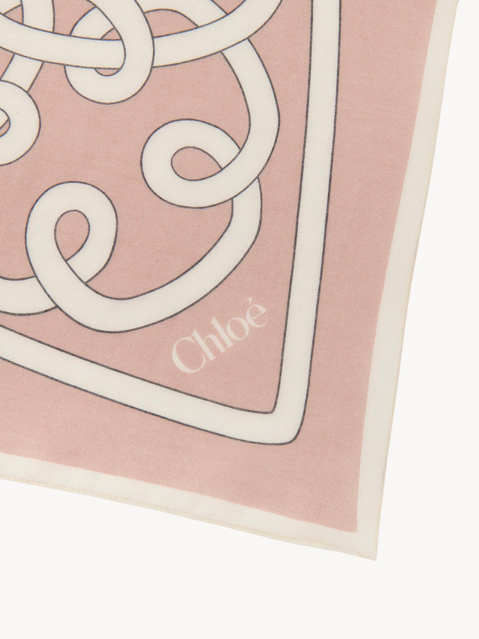 The Chloé Iconic Print scarf in cotton & silk Product Image