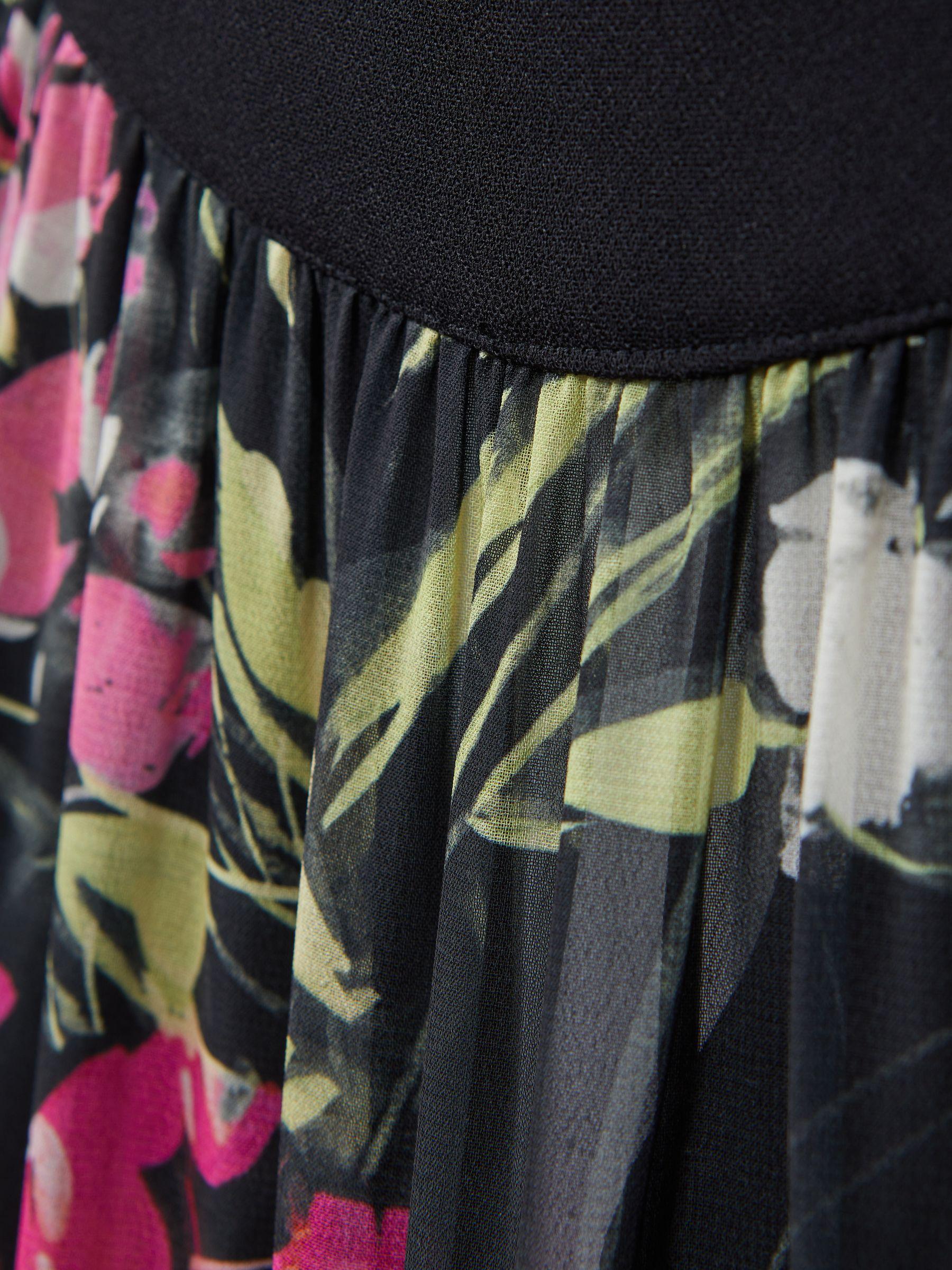 Florere Print Sleeve Midi Dress in Black Product Image