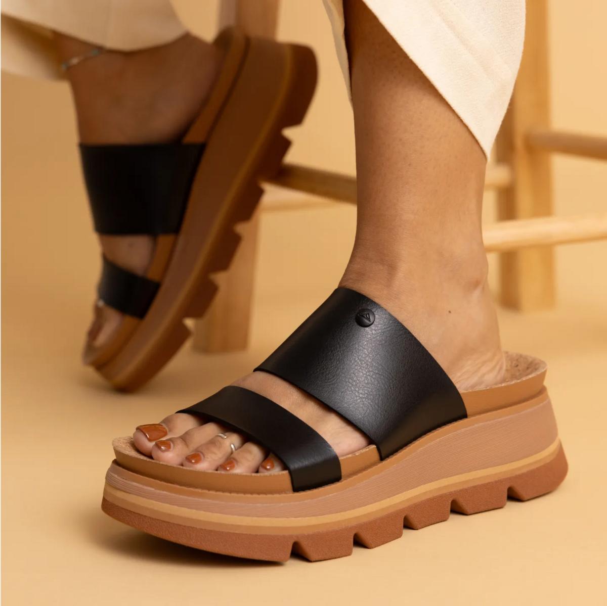 Vista Luxe Siaa Female Product Image