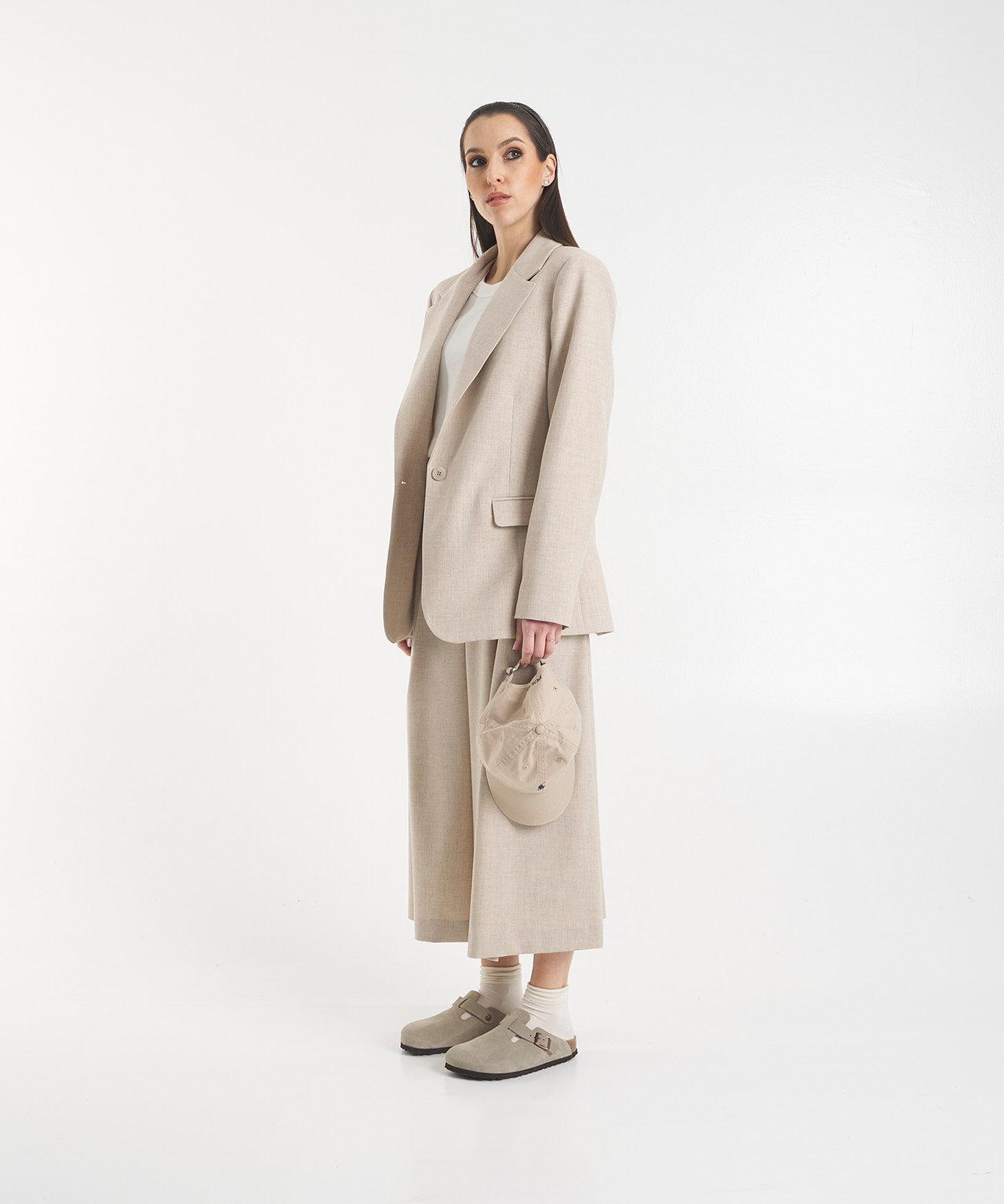 Bermudas with pleats Product Image