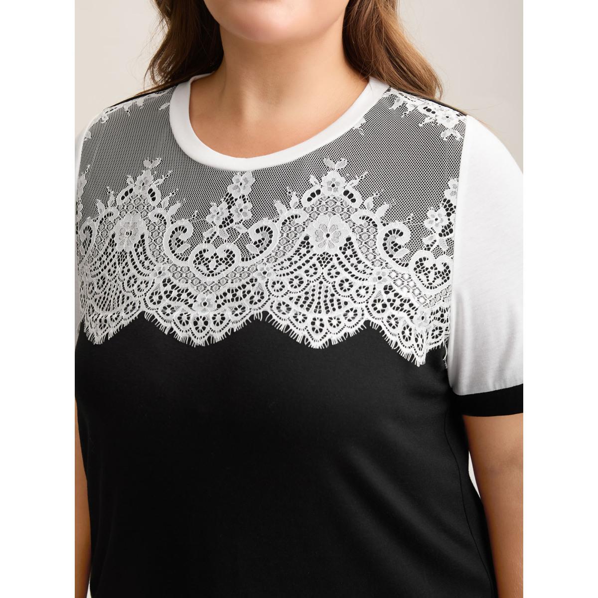 Plus Size Stretchy Scalloped Lace Color Contrast T-Shirt Black Women Elegant Contrast Round Neck Everyday T-shirts BloomChic 14-16/1X Product Image