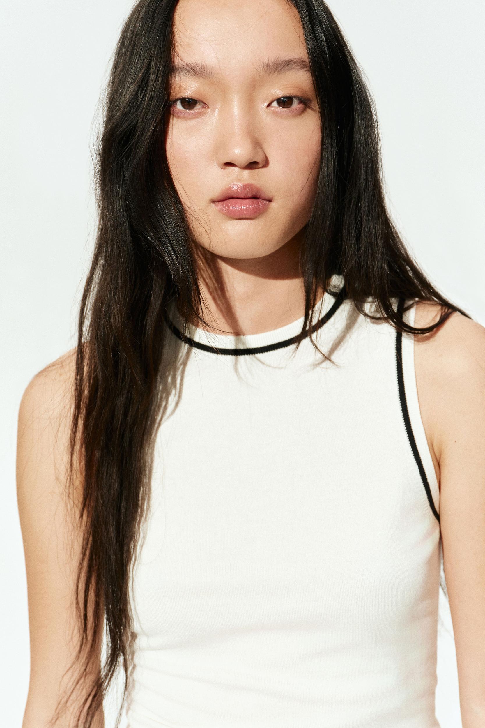 Fine-Knit Sweater Vest Product Image