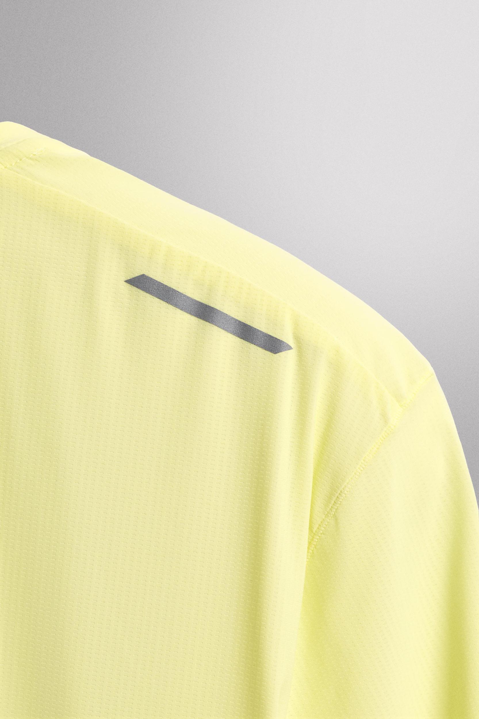 LIGHTWEIGHT TECHNICAL T-SHIRT Product Image