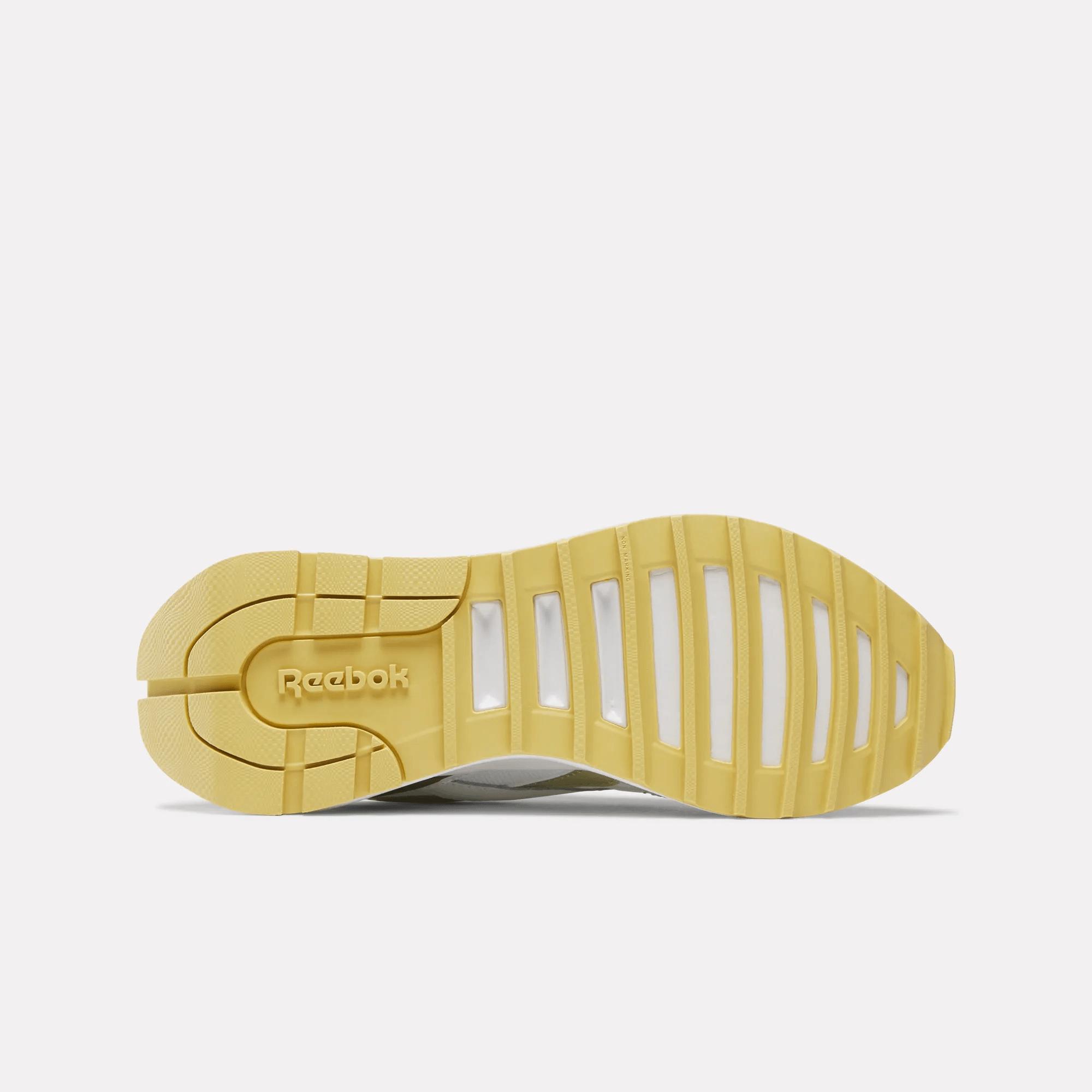 Women's International Shoes Female Product Image