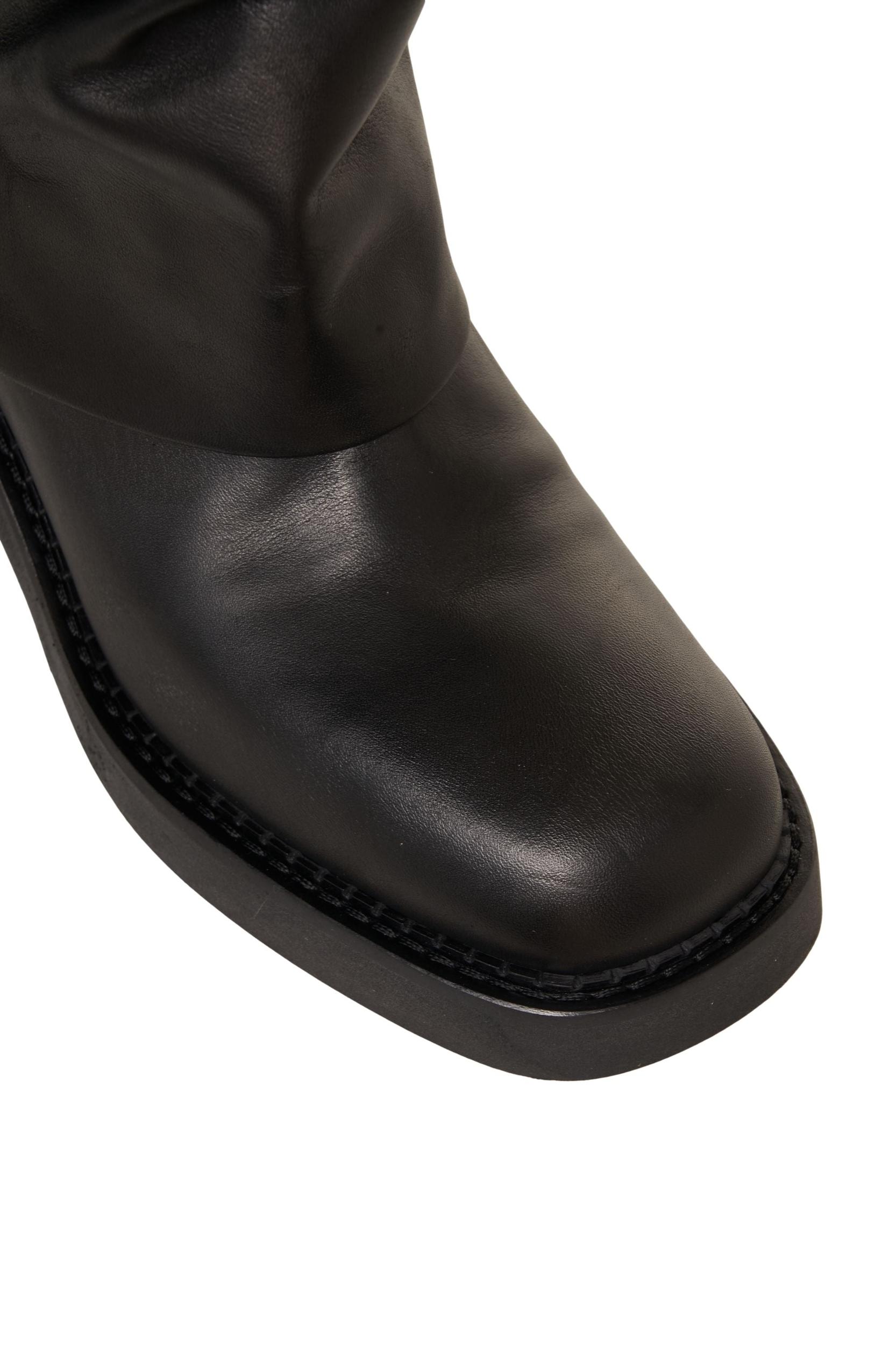 Leather boots Product Image