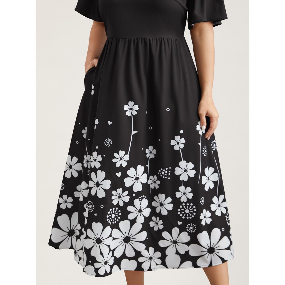 Plus Size V-Neck Floral Print Flared Sleeve Dress Black Women Romantic Gathered V-neck Short sleeve Curvy BloomChic 30/6X Product Image