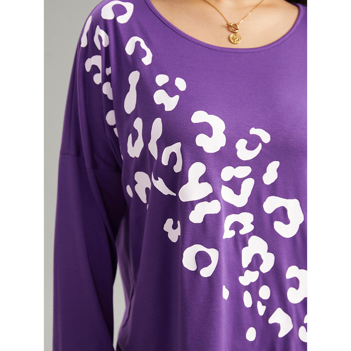 Plus Size Leopard Print Two Tone T-shirt BlueViolet Women Casual Printed Leopard Round Neck Dailywear T-shirts BloomChic 30/6X Product Image