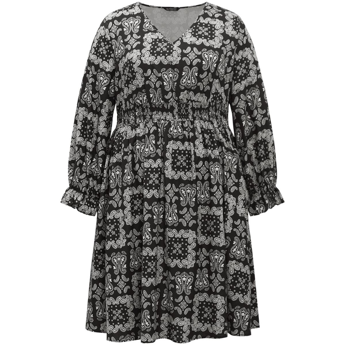 Plus Size Moroccan Print Shirred Pocket Dress Black Women Vacation Printed V-neck Long Sleeve Curvy Midi Dress BloomChic 22-24/3X Product Image