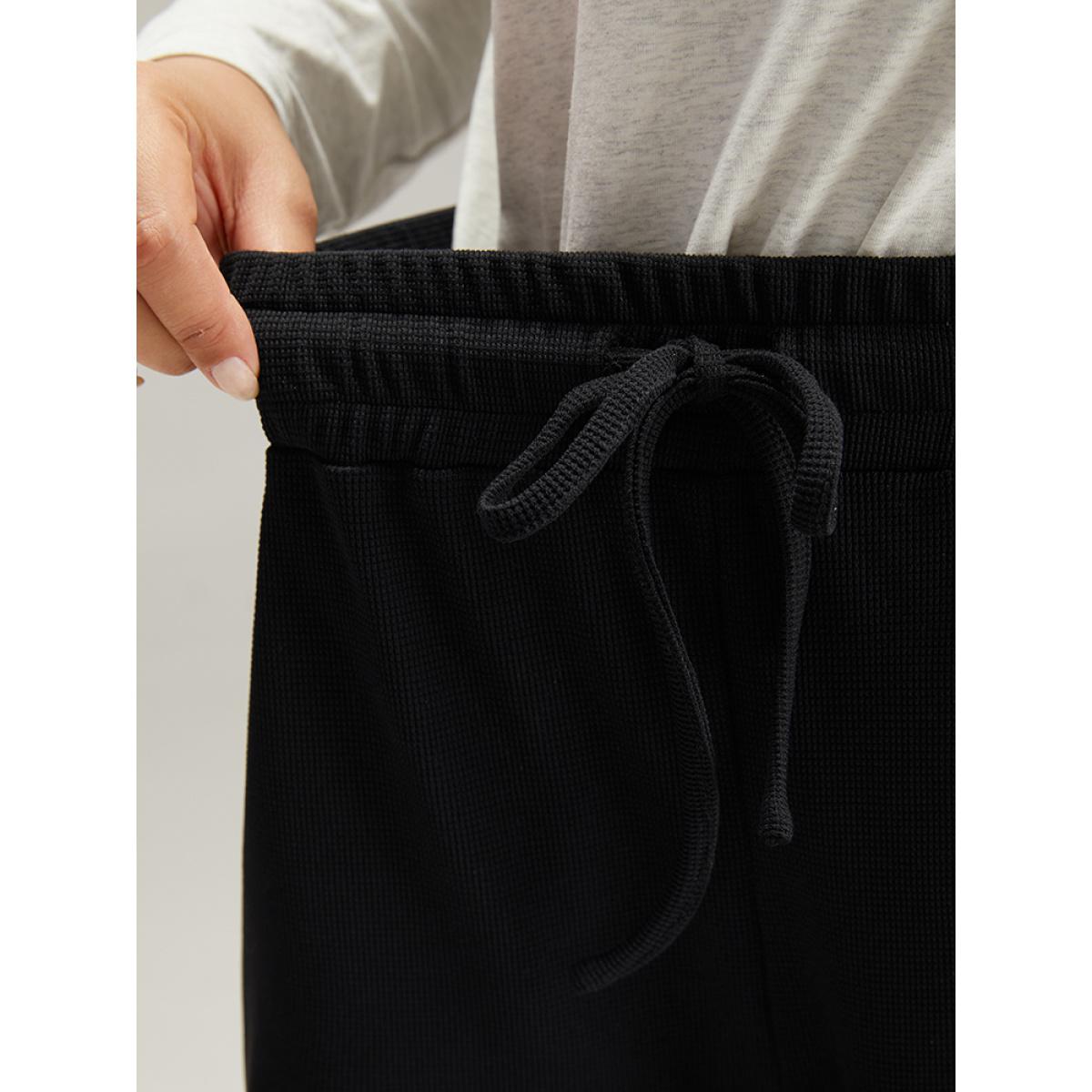 Plus Size Plain Texture Pocket Drawstring Elastic Waist Sweatpants Women Black Casual Harem High Rise Dailywear Pants BloomChic 30/6X Product Image