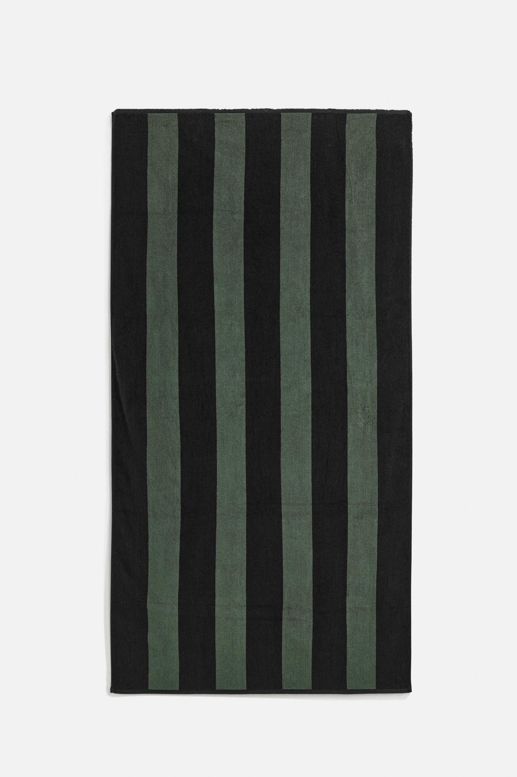 STRIPED BEACH TOWEL Product Image