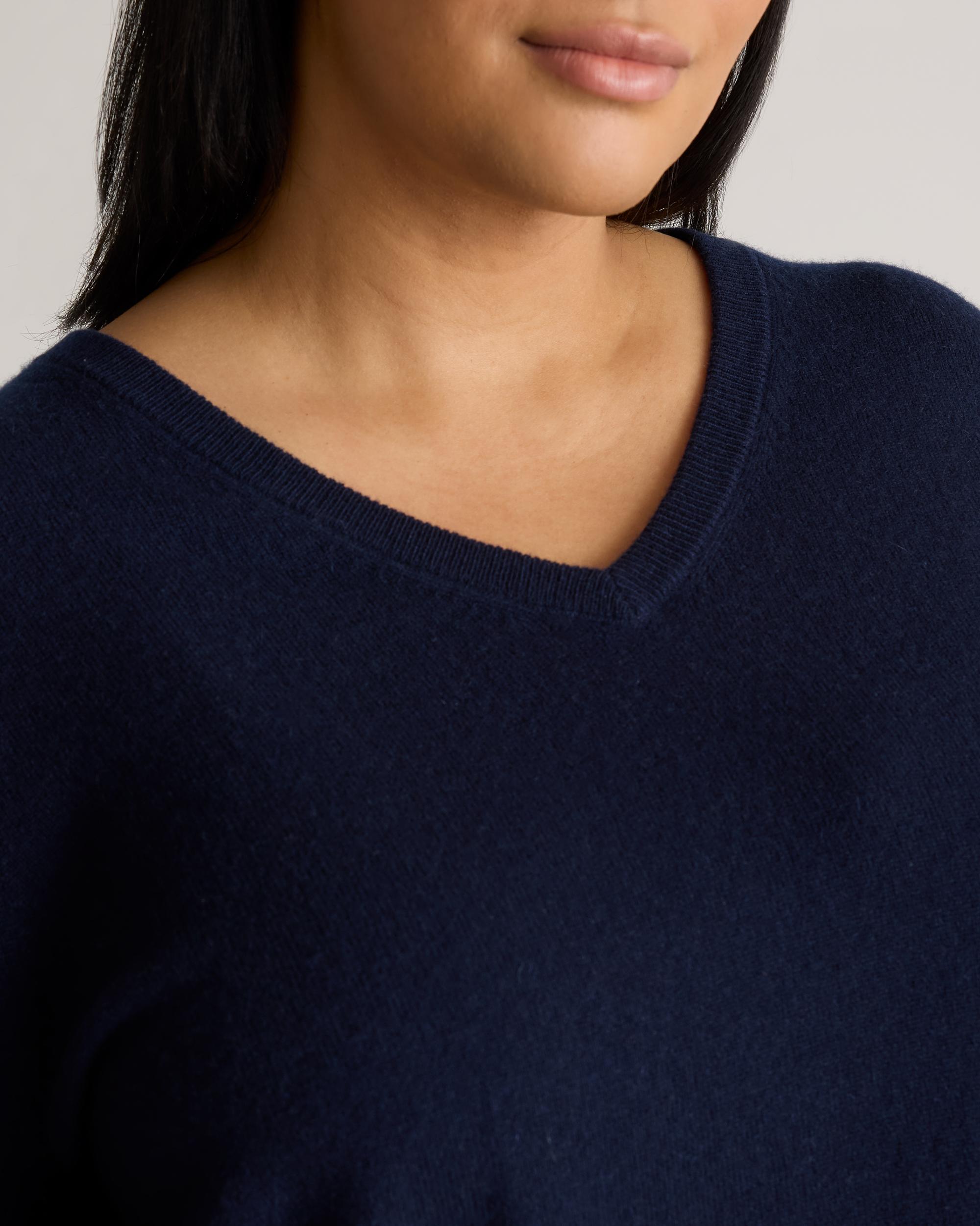 Quince | Women's Mongolian Cashmere V-Neck Sweater Product Image