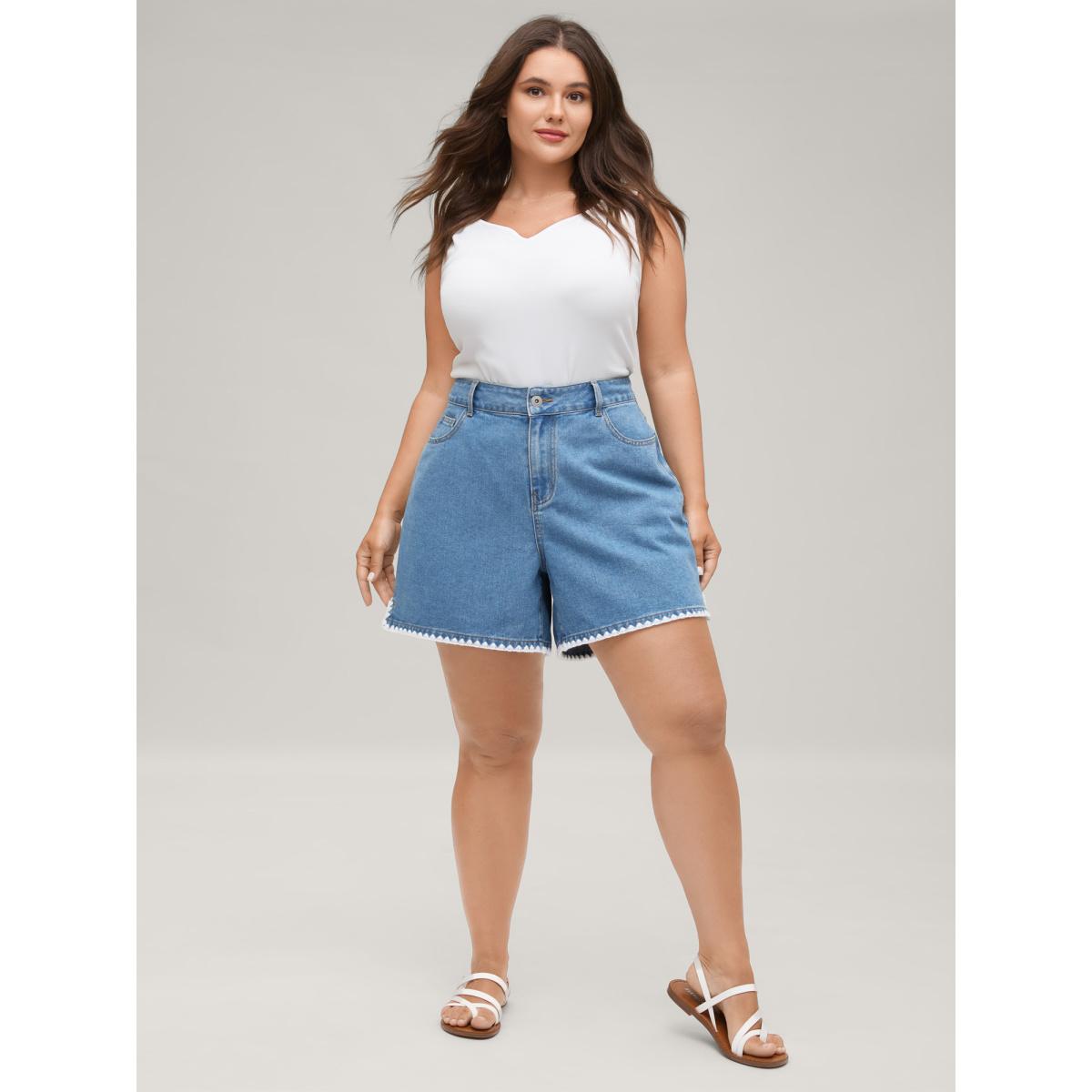 Plus Size Embroidered Hem Wide-Leg Denim Shorts Women Midblue No stretch Vacation Slanted pocket Leisure Denim Shorts BloomChic 14/1X Product Image