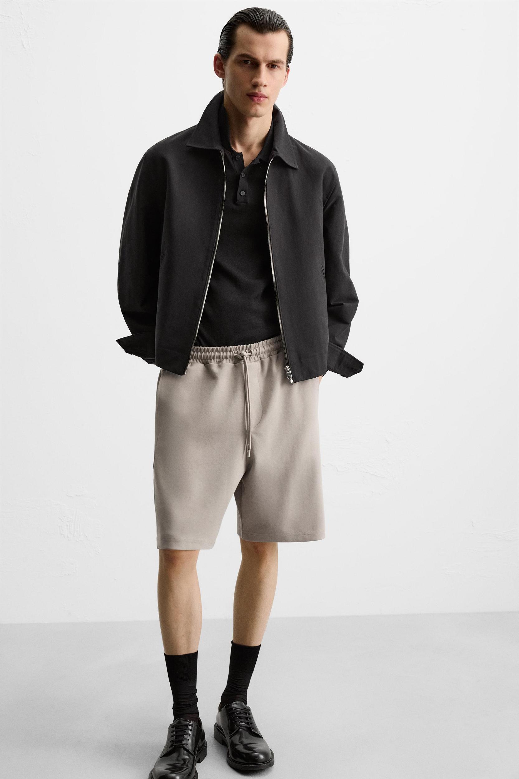 TECHNICAL OVERSIZED FIT JOGGER SHORTS Product Image