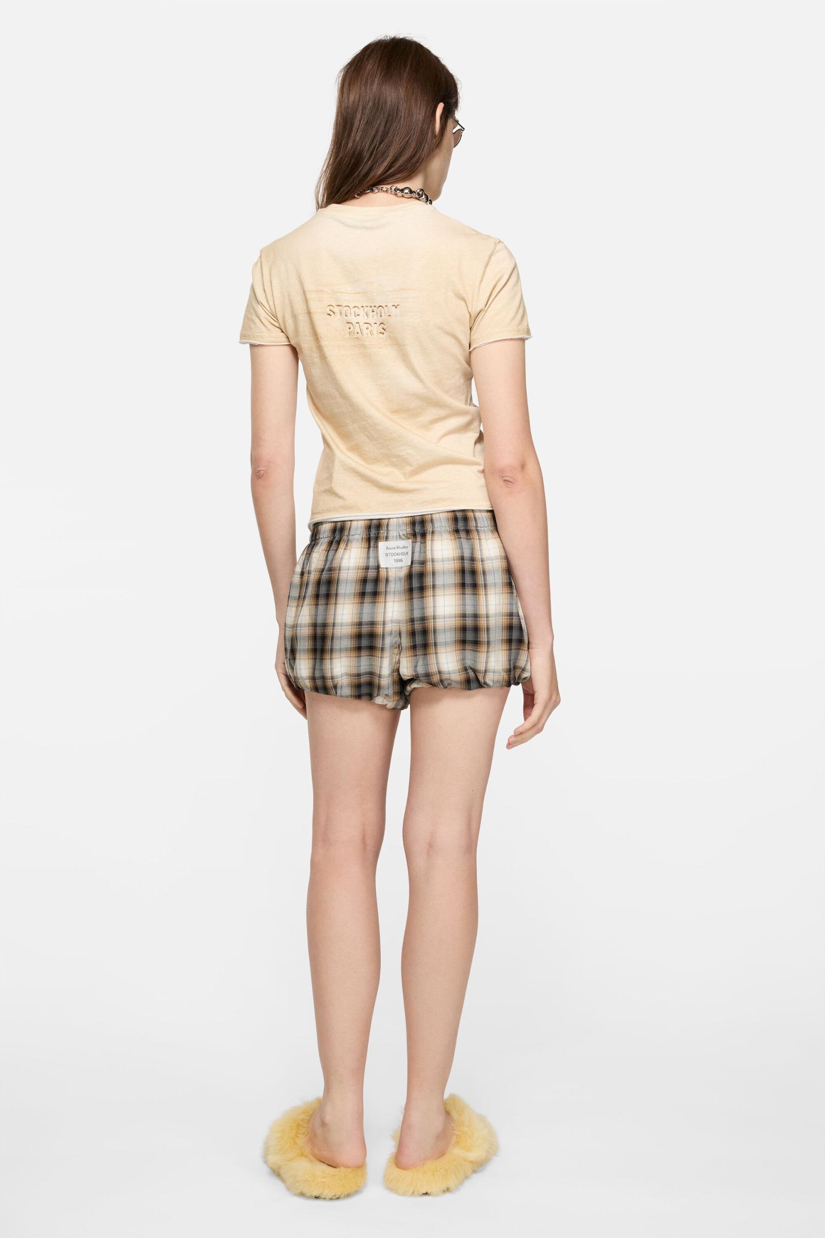 Check shorts Product Image