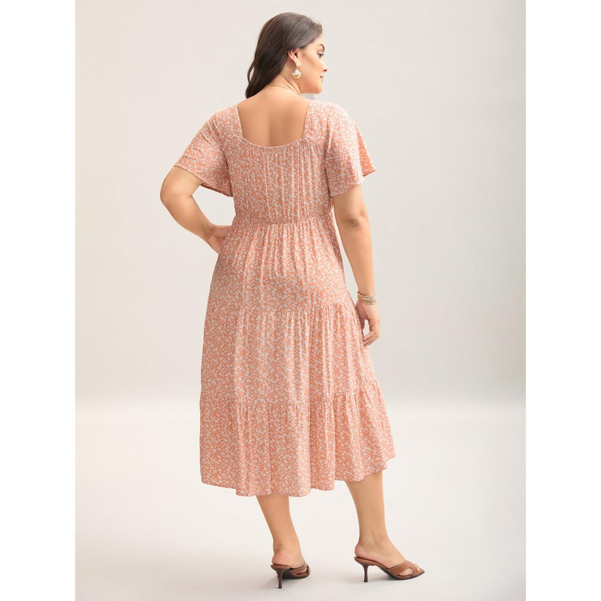 Plus Size Ditsy Floral Sweetheart Drawstring Pocket Tiered Dress Lightorange Women Timeless Non V-neck Short sleeve Curvy Midi Dress BloomChic 26/4X Product Image