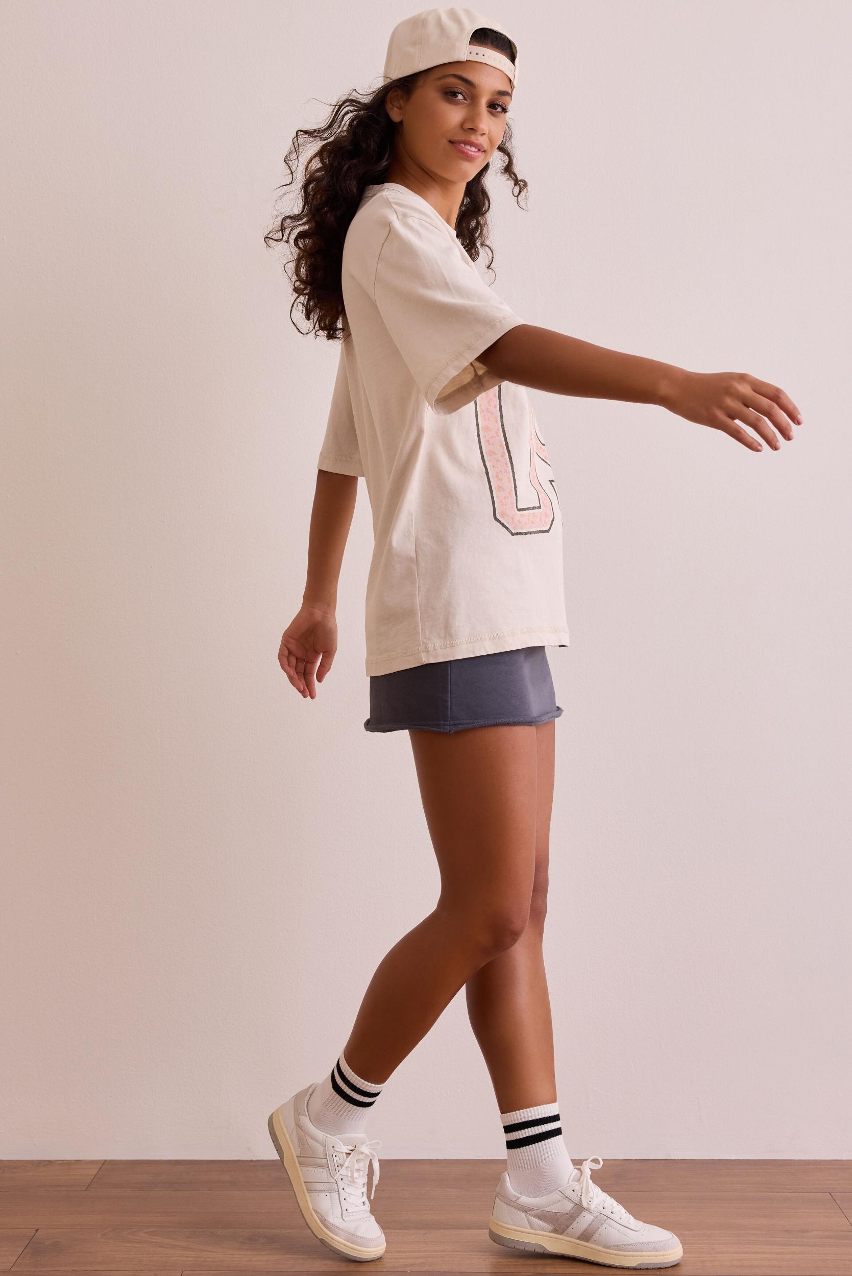 New York 09' Oversized Tee Product Image