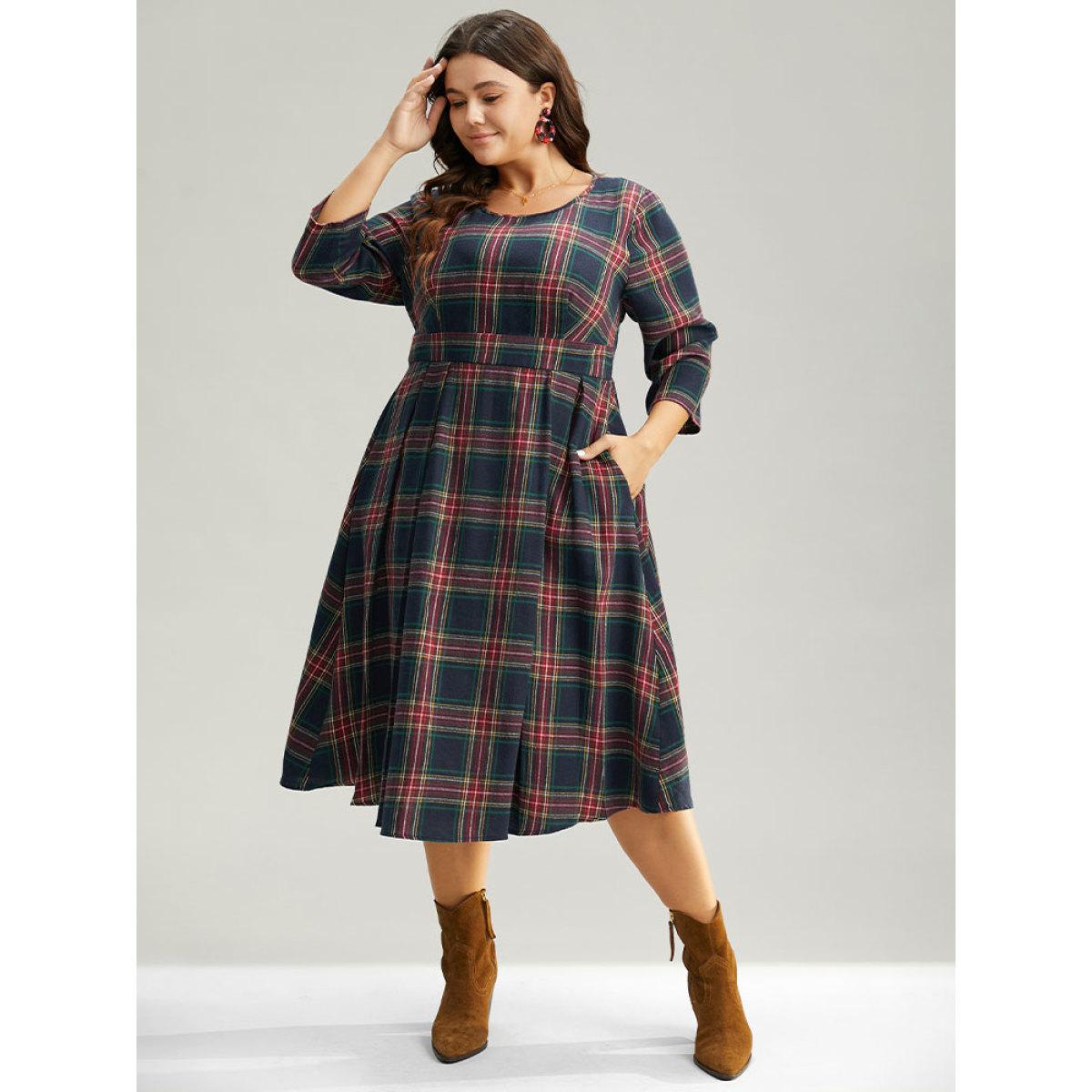 Plus Size Christmas Plaid Pocket Elastic Waist Midi Dress DarkBlue Women Elegant Printed Round Neck Elbow-length sleeve Curvy Midi Dress BloomChic 12/L Product Image