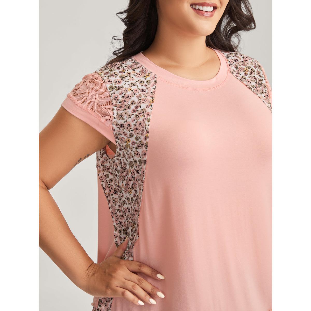 Plus Size Floral Print Contrast Cut-Out T-Shirt MistyRose Women Leisure Contrast Round Neck Casual T-shirts BloomChic 22-24/3X Product Image