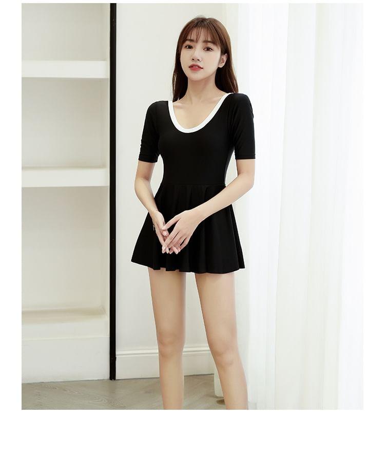 Short Sleeve Scoop Neck Contrast Trim Swimdress Product Image