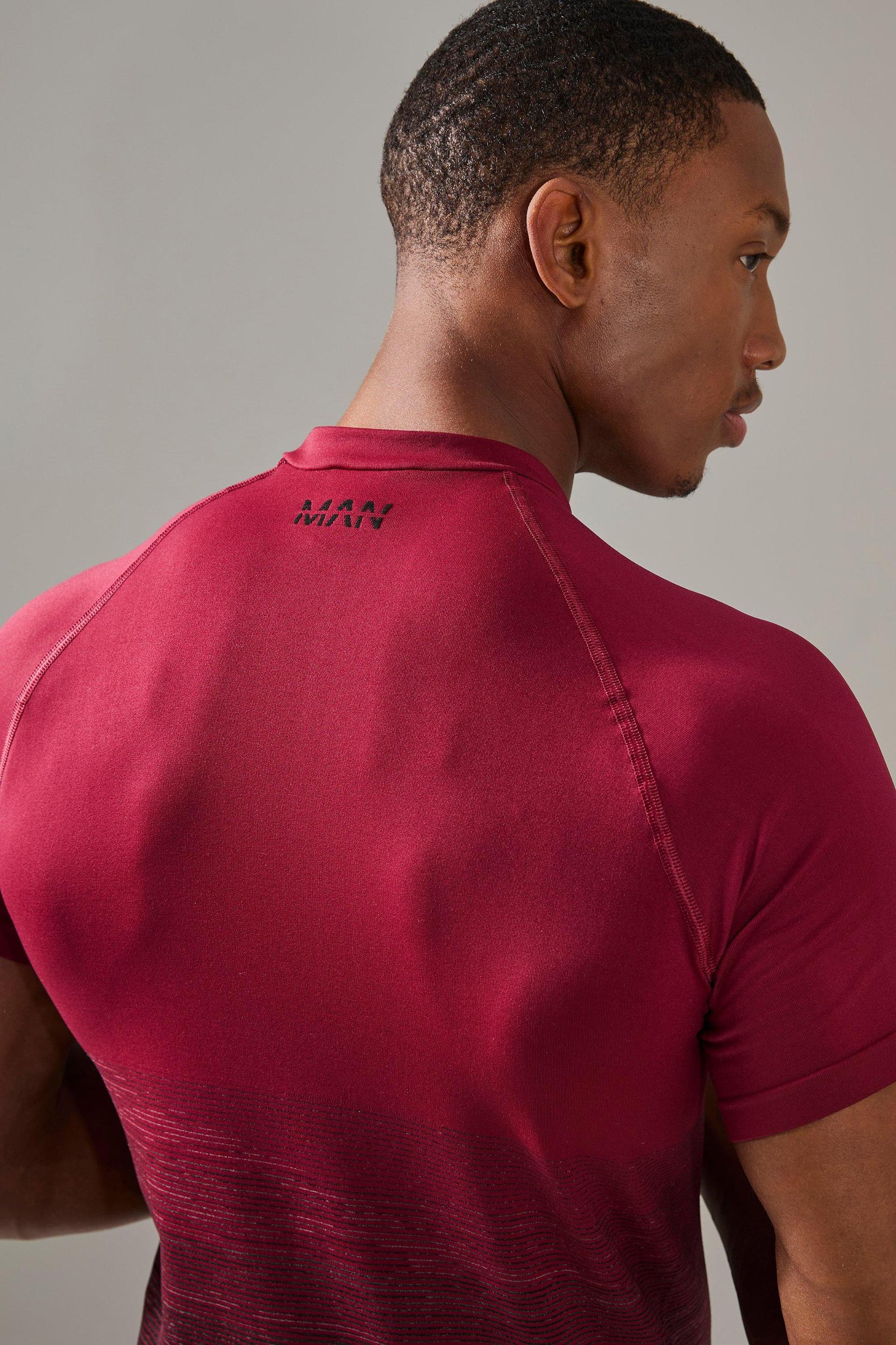 Man Active Ombre Seamless Muscle Fit T-shirt | boohooMAN USA Product Image