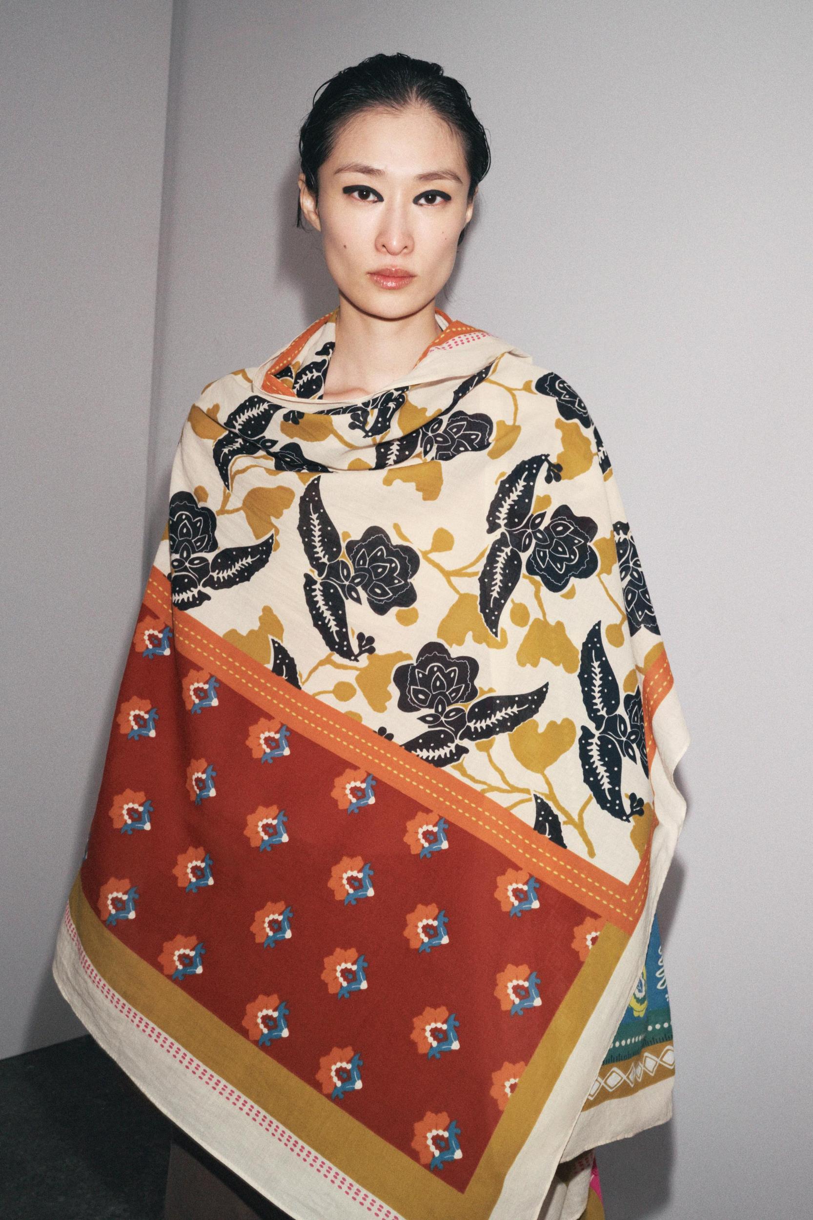 PRINTED COTTON SCARF Product Image