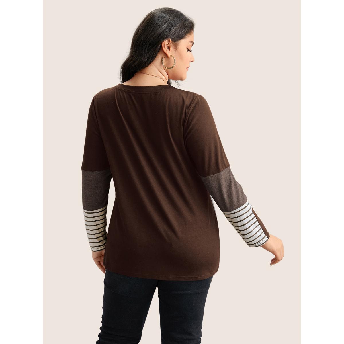 Plus Size Colorblock Contrast Striped V Neck T-shirt DarkGreen Women Casual Contrast Striped V-neck Everyday T-shirts BloomChic 14-16/1X Product Image