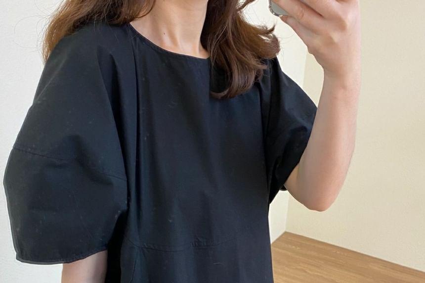 Puff-Sleeve Plain Midi Dress Product Image