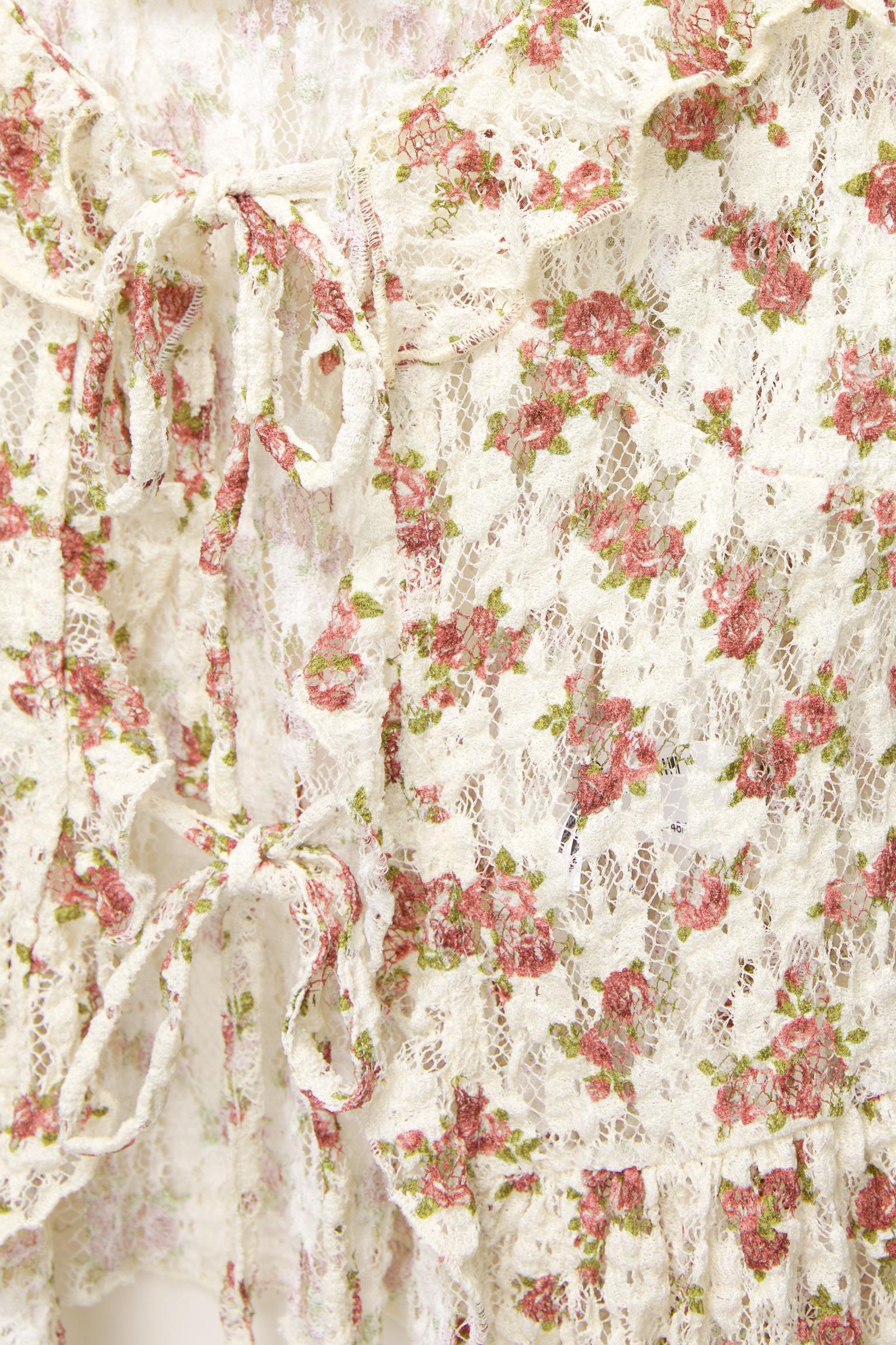 Floral lace top Product Image