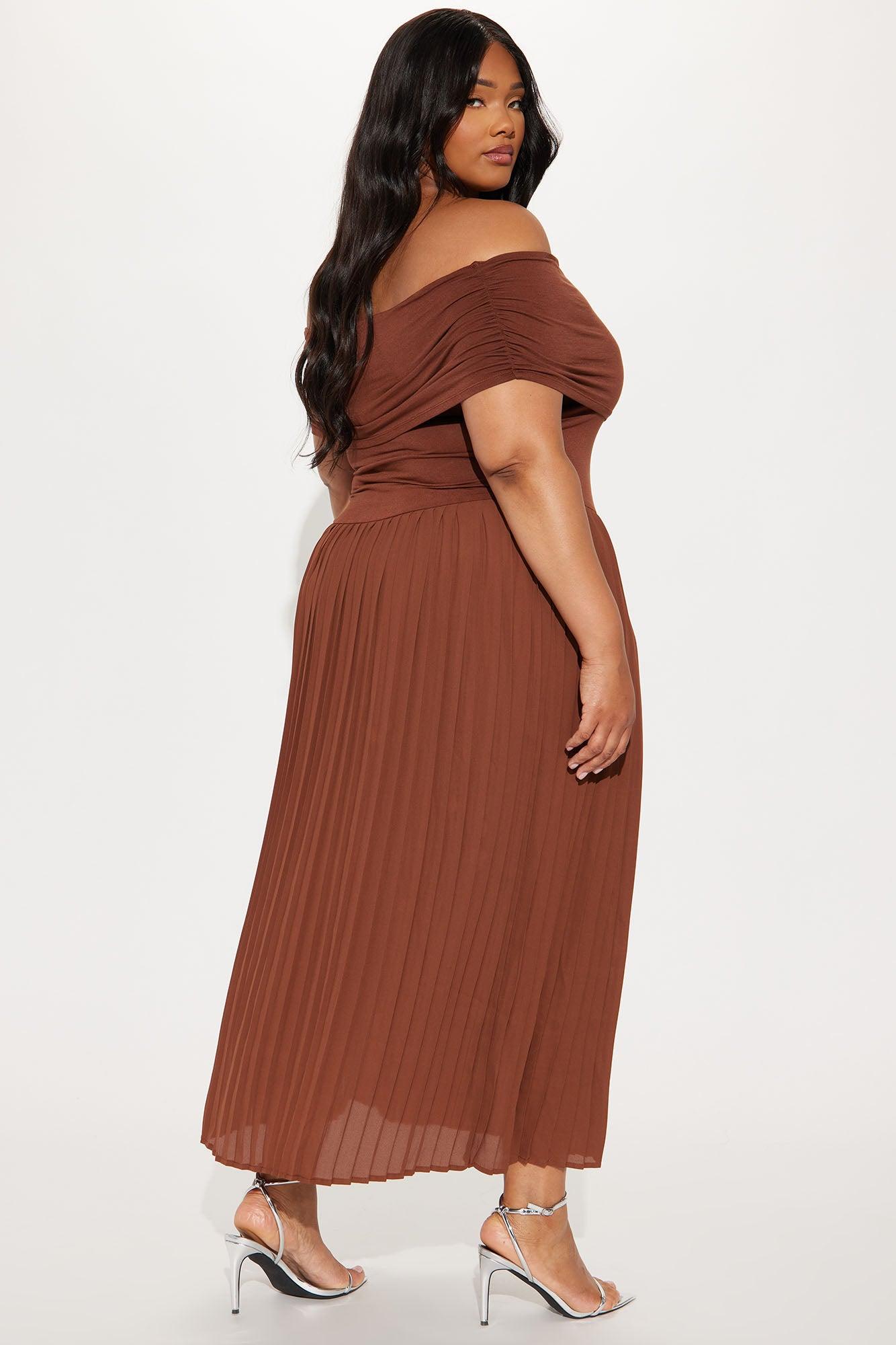 Mackenzie Pleated Maxi Dress - Chocolate Product Image