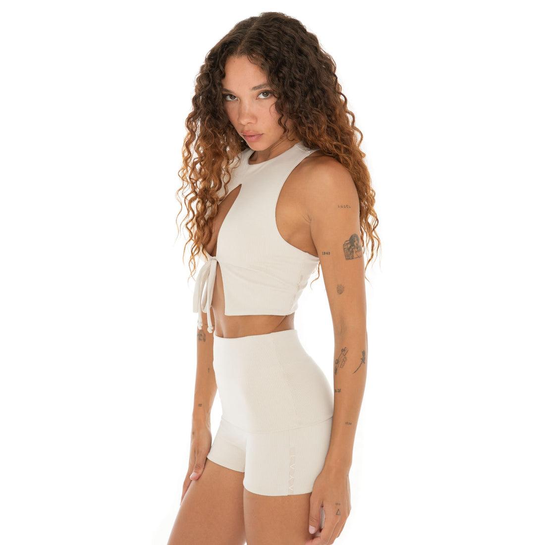 Anyi Short Product Image