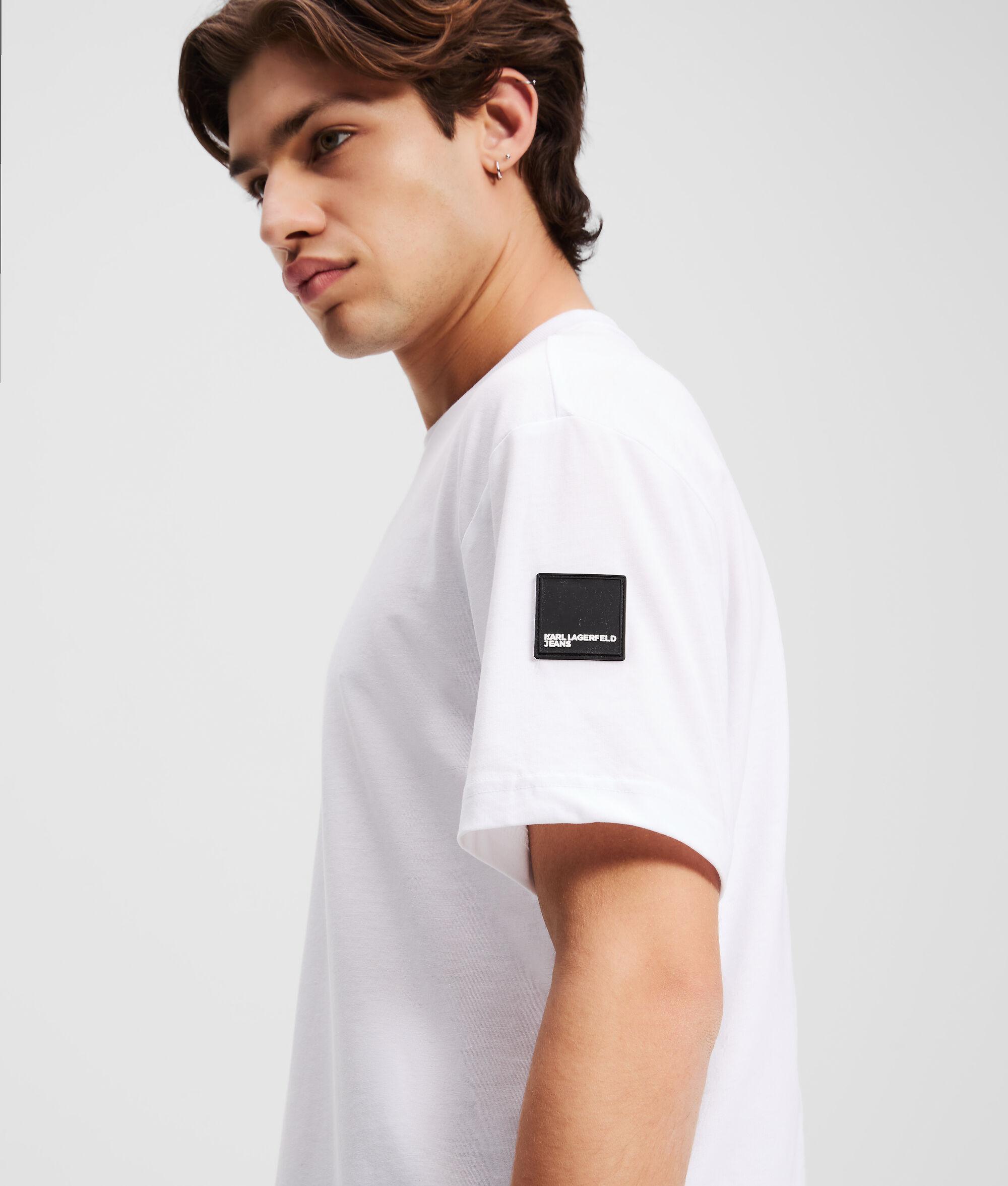PATCH LOGO T-SHIRT Product Image