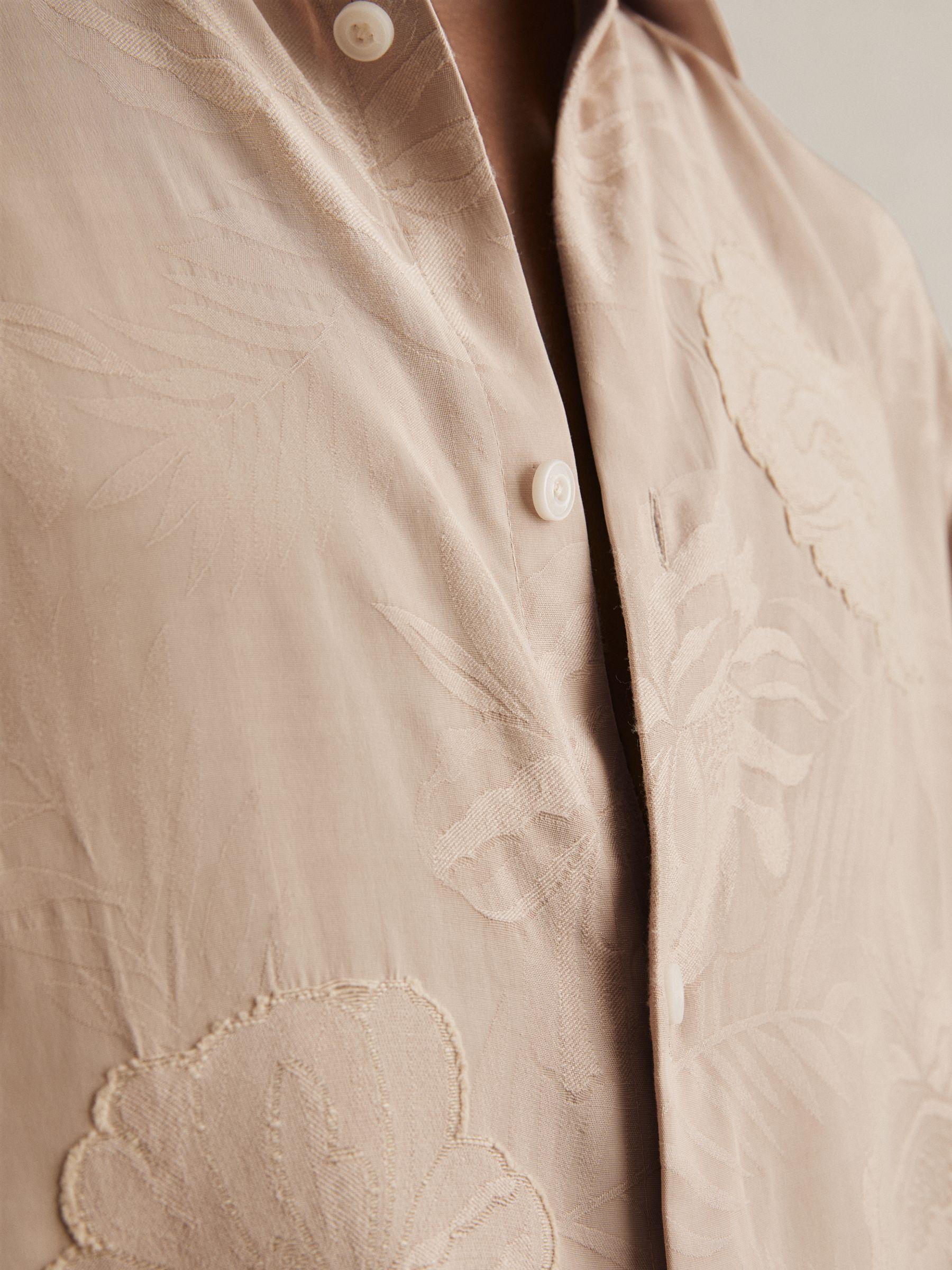 Floral-Jacquard Short-Sleeve Shirt in Oatmeal Product Image