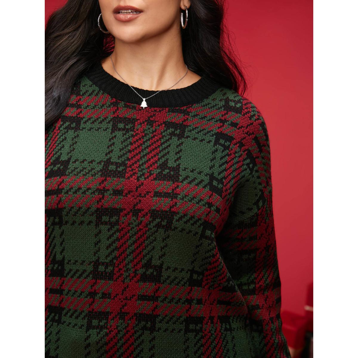 Plus Size Jacquard Plaid Contrast Hemline Pullover DarkGreen Women Casual Loose Long Sleeve Round Neck Everyday Pullovers BloomChic 30/6X Product Image