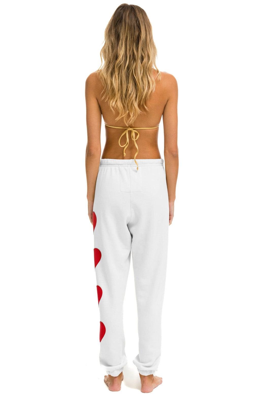 HEART STITCH 4 SWEATPANTS - WHITE Female Product Image