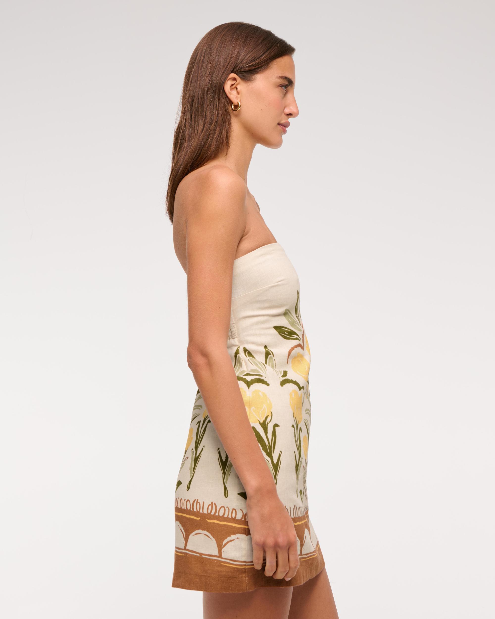 The A&F Scarlett Strapless Linen-Blend Skort Product Image