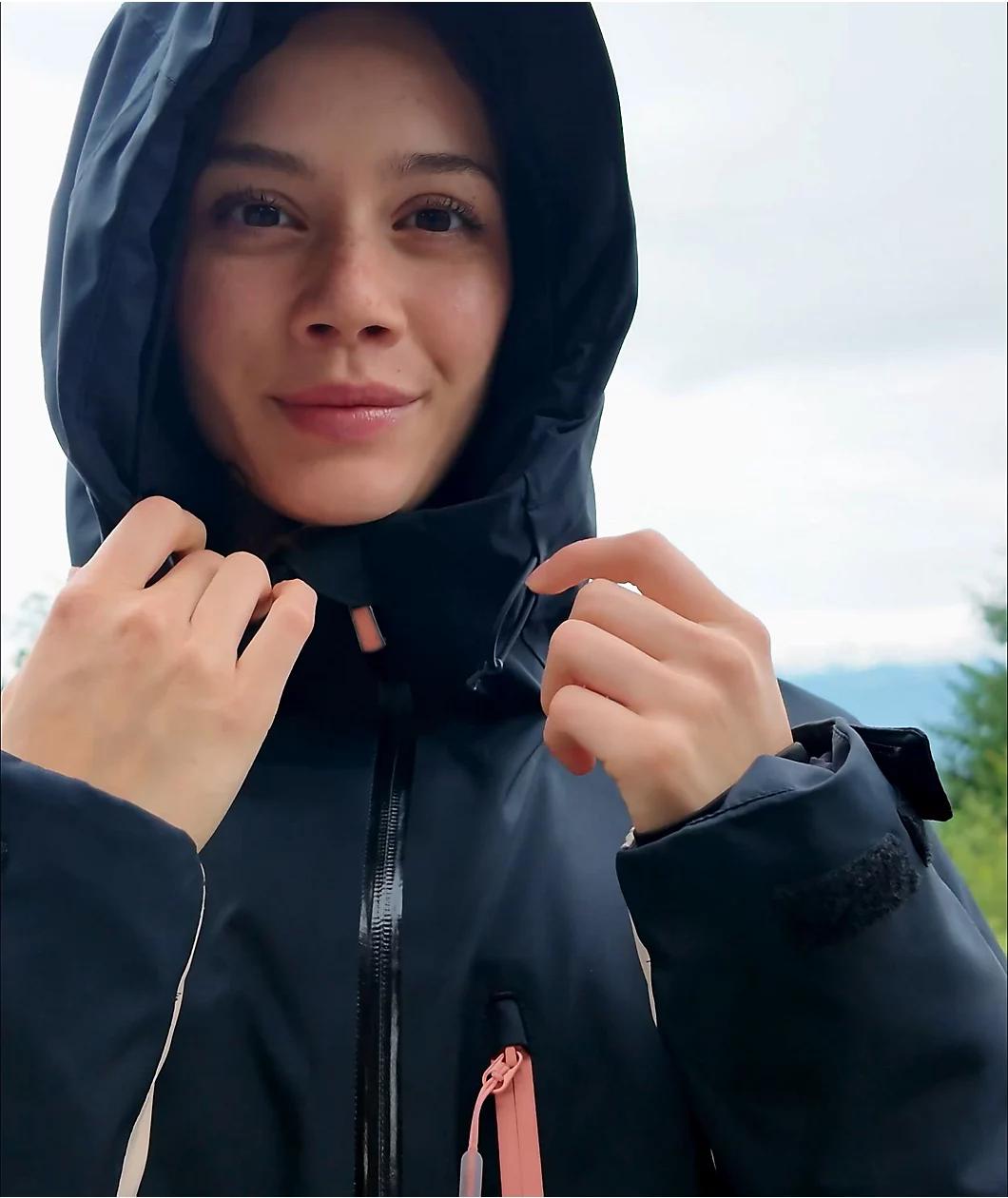 Roxy Women's Peakside True Black 10K Snowboard Jacket 2025 Product Image