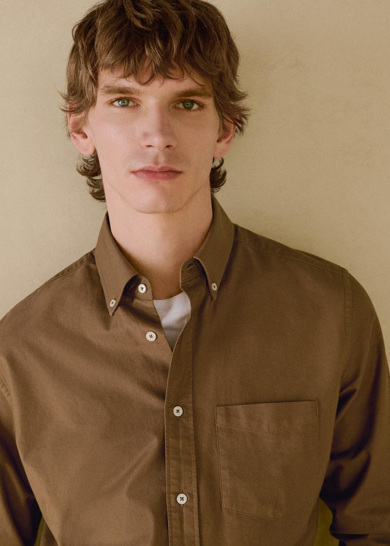 100% cotton Oxford shirt - Men | MANGO USA Product Image