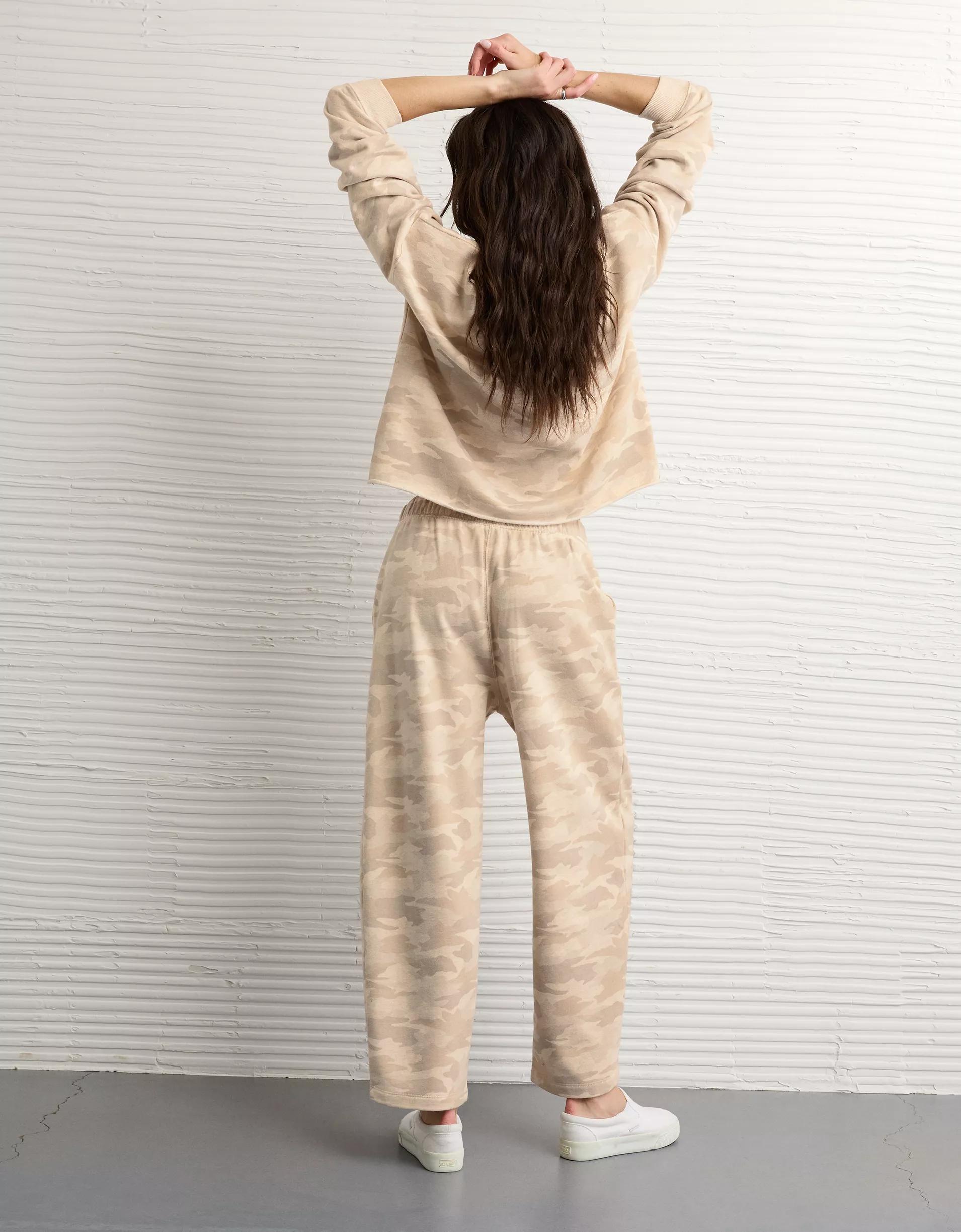 AE Everyday Luxe Barrel Sweatpant Product Image