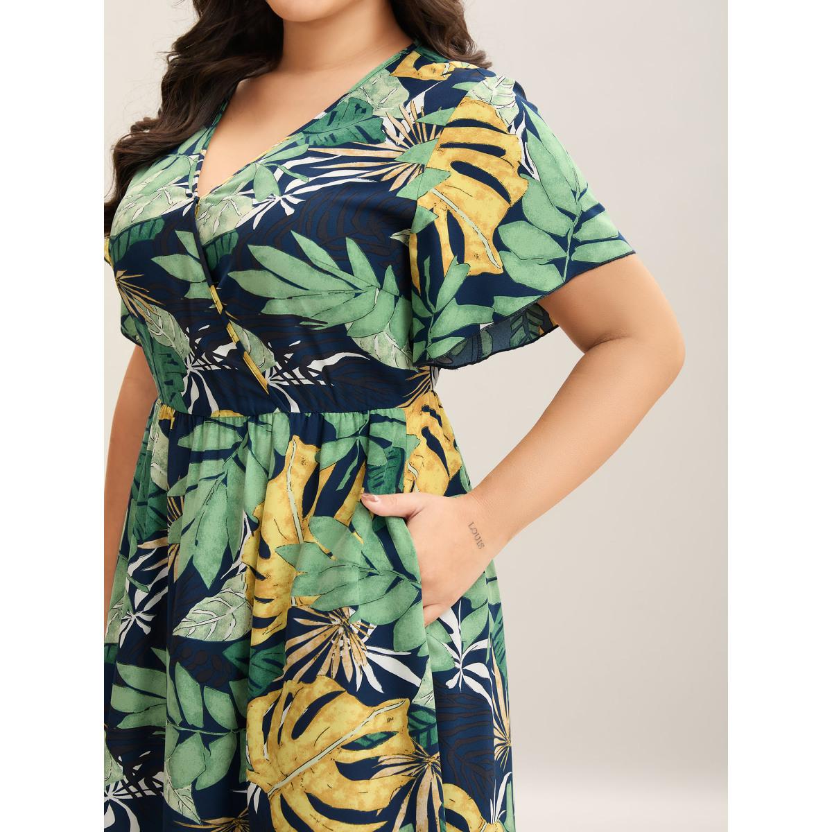 Plus Size Breezy Tropical Print Pockets Midi Dress DarkBlue Women Overlap Collar Short sleeve Curvy BloomChic 22-24/3X Product Image