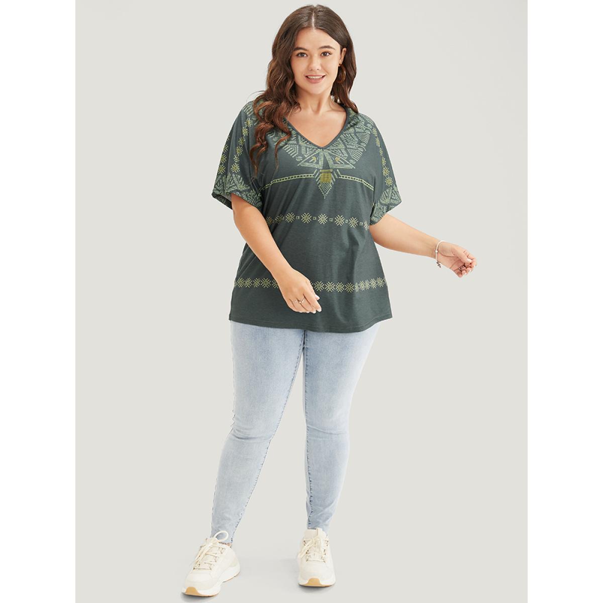 Plus Size Geometric Print Dolman Sleeve V Neck T-shirt ArmyGreen Women Casual Geometric V-neck Dailywear T-shirts BloomChic 26/4X Product Image