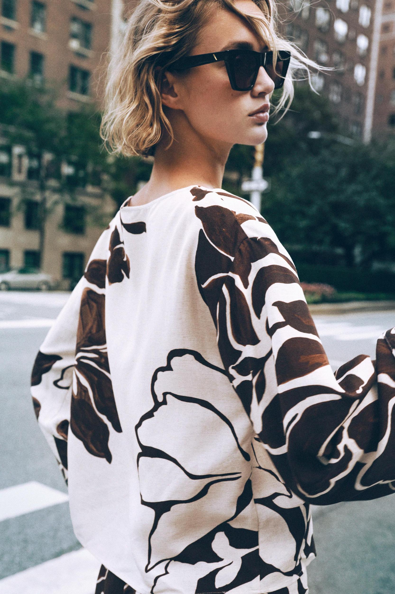 FLORAL PRINT TOP Product Image