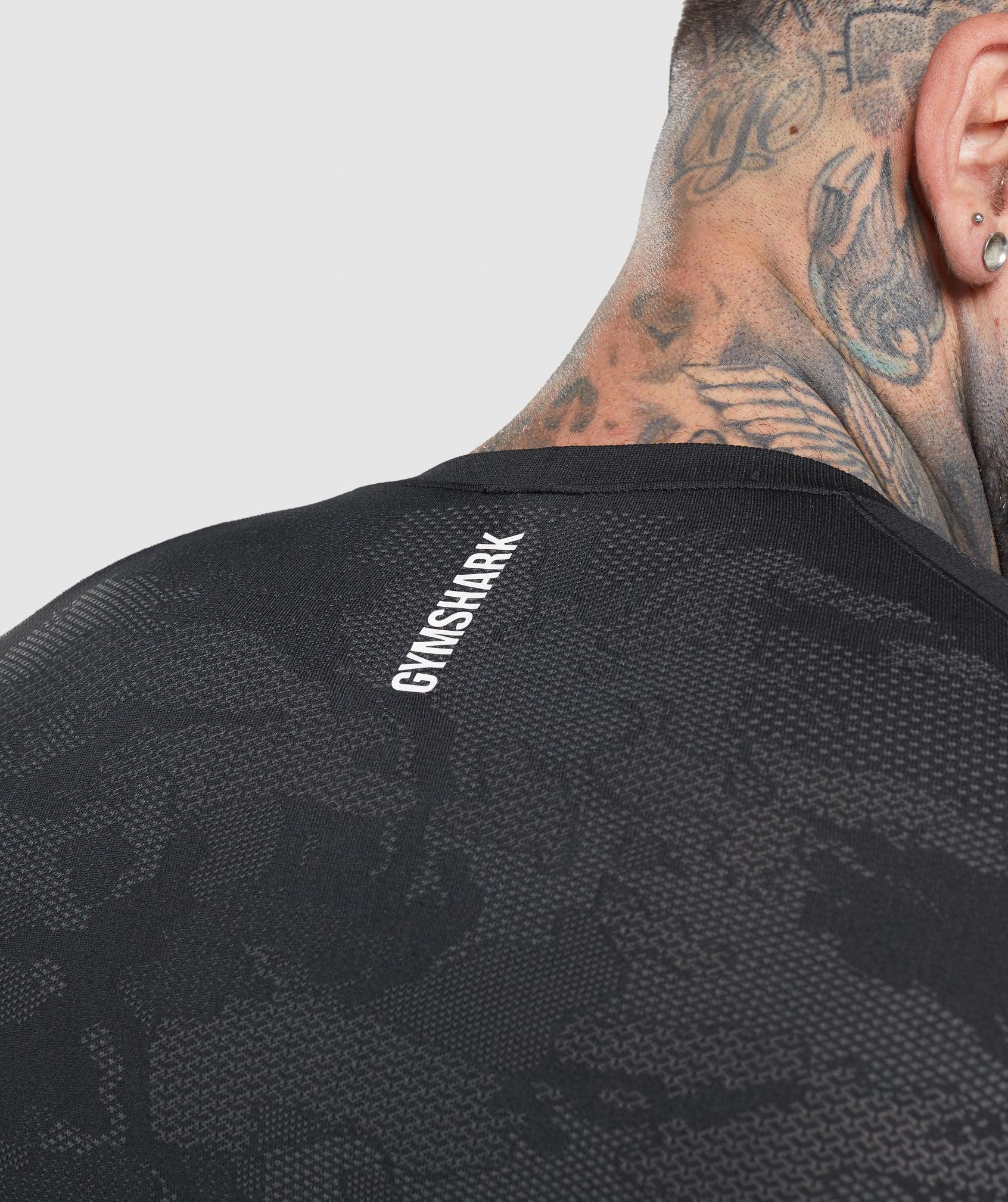 Gymshark Geo Seamless Long Sleeve T-Shirt - Black/Charcoal Grey Male Product Image