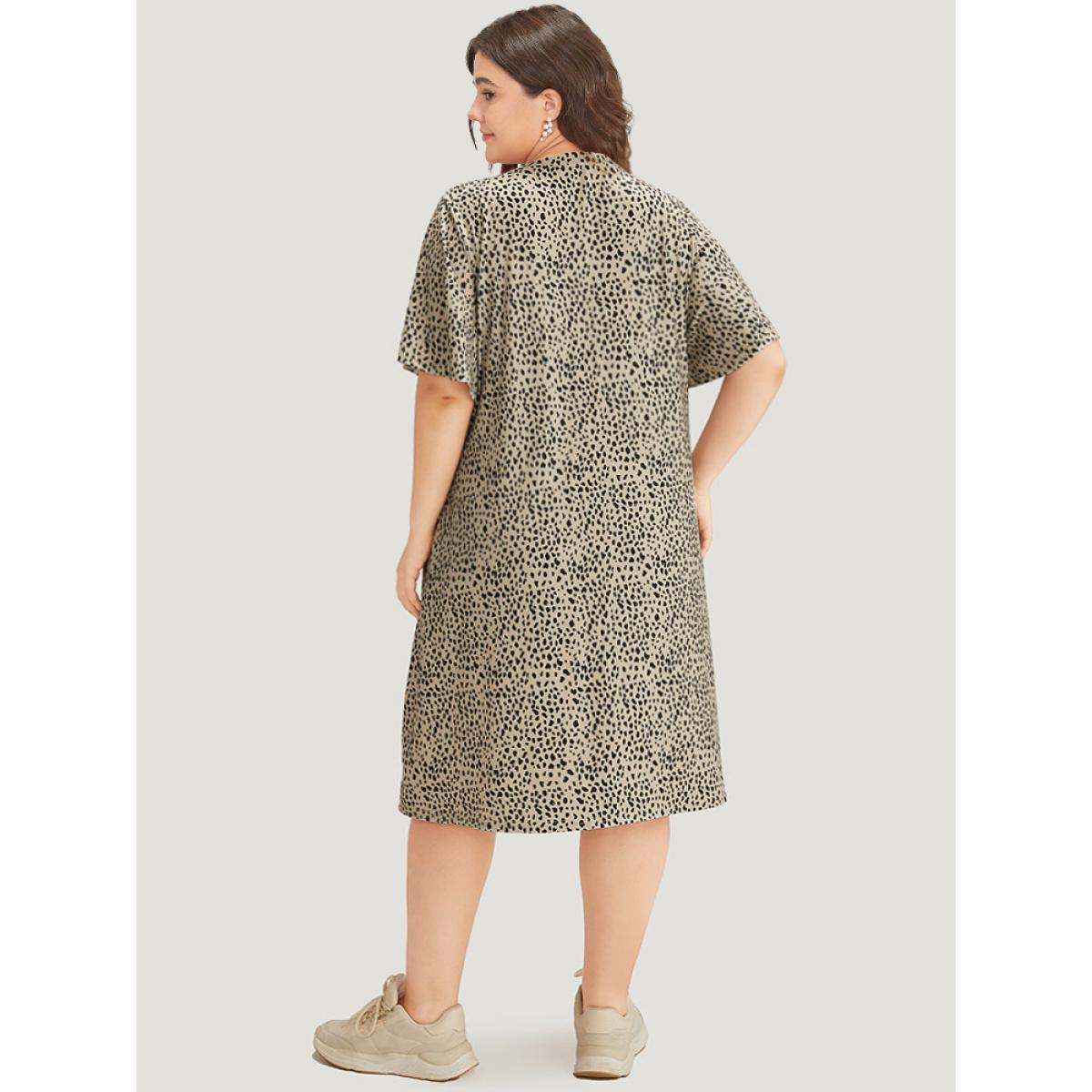 Plus Size Supersoft Essentials Leopard Print Pocket Crew Neck Flutter Sleeve Dress Leopard Women Casual Printed Round Neck Short sleeve Curvy Midi Dress BloomChic 28/5X Product Image